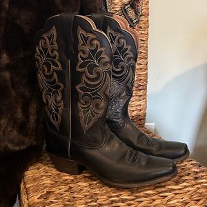 Ariat Western Cowboy Boots with Tan Embroidery